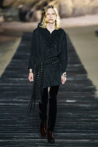 Look 4